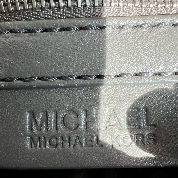 Michael Kors Small Hobo - Picture 6 of 9